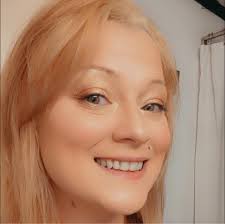 Are there pool tables in White Bluff or Dickson?