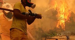 Kocaeli'nin gölcük ilçesinde bir ahırda çıkan ve yanındaki evin çatısına sıçrayan yangın itfaiye ekipleri tarafından söndürüldü. 0sbjg24gg Lvpm
