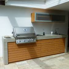 Beton Outdoorkuche Mit Napoleon Einbaugrill Eingebauter Grill Outdoor Kuche Outdoor Kuche Beton