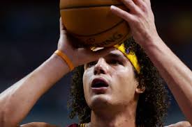 Anderson varejao (born september 28, 1982 in santa teresa, brazil) is a brazilian professional basketball player who is currently a free agent. Anderson Varejao Injury Cavs Big Man Out For Season With Blood Clot Sbnation Com