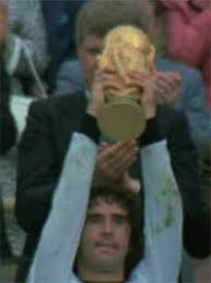 Gerhard müller was born on november 3, 1945, in nördlingen, germany. Gerd Muller Biography And Football Career