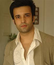 The handsome hunk, Aamir Ali makes a comeback to television with Sony&#39;s new show Bhaskar Bharti, produced by DJ&#39;s Creative Unit. - 5DZ_aamir1