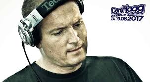 Remy, een Haagse Legende!👌🏼 Als zoon van zanger Leo Unger en een moeder  die directrice van diverse orkesten was, was een toekomst in de muziek voor  Remy altijd al voor de hand