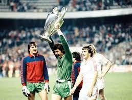 Steaua celebrate winning the 1986 european champion clubs' cup final ©getty images. Classic Football Shirts On Twitter On This Day 1986 Steaua Bucharest Goalkeeper Helmuth Duckadam Saved 4 Penalties In A Row Against El Tel S Barcelona To Won The European Cup Https T Co 09nv8yzjwn