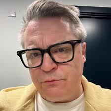 Michael Craddock (@dudleymoore1976)