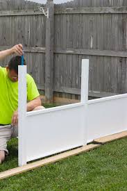 Transform Your Backyard Easily With Decorative Diy Connections Fencing In 2020 Backyard Fences Wooden Fence Easy Fence