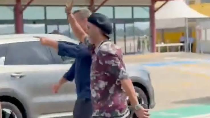 Ronaldinho Ga&uacute;cho chega &agrave; It&aacute;lia para se apresentar ao Ravenna; veja v&iacute;deo | GZH