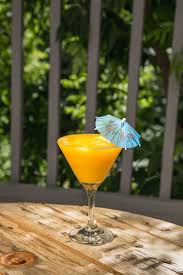 Mango Colada Cocktail A Base De Rhum Blanc Colada Margarita Glass Cocktails