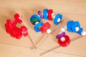 Fabrication De Crecelles Diy Activites Instruments De Musique Instrument Musique Enfant Musique Maternelle