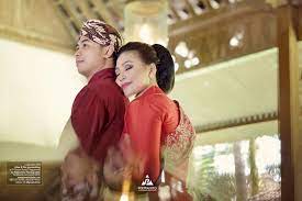 Jawa 155, wadungasih, buduran, sidoarjo. Prewedding Jawa Romantis Unik 17 Foto Prewed Adat Jawa Outdoor Indoor D Omah Jogja Nesa Eko Fotografer Pernikahan Prewedding Wedding Photographer Jogja Yogyakarta Indonesia