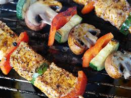 Wenn diese bissfest sind, abgießen und mit dem olivenöl und der pesti verrühren (wenn die nudeln noch heiß. Beilagen Zum Grillen So Wird Die Grillparty Zum Vergnugen