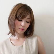 最近髪が内側の長い部分 外ハネ 外側の短い部分 内巻きになるので今日は珍しくアイロンで巻かずにちゃちゃっと整えるだけにしました 今朝は4 20起きでサッカーの合宿へ出発する息子を見送ってきたので顔が疲れてる でも久しぶりな娘とふたりでのお出かけ