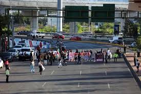 Personal del IMSS protesta en el Hospital de Gine