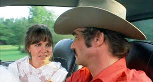 Smokey and the bandit was a 1977 action comedy film with just a touch of romance that starred burt reynolds as the bandit, jerry reed as cledus snowman snow, sally field as carrie or frog, and jackie gleason as sheriff buford t. Smokey And The Bandit 8x10 Photo Burt Reynolds Sally Field Close Up Antiquitaten Kunst Com Kunst