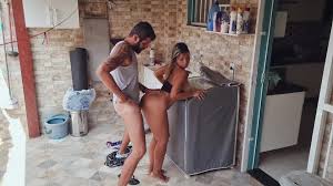 Câmera escondida flagou casada na varanda dando pro vizinho - Pornozinho