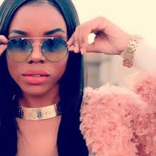 Lauren Dollar (thebaddest1025)