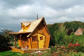 Foto Casakaiensis De Crooked House Diy Gazebo Small House