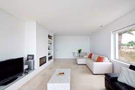 20 Ide Desain Interior Ruang Tamu Yang Memanjang Rectangular Living Rooms Narrow Living Room Long Narrow Living Room