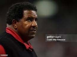 46 Edward Dennis Head Stock Photos, High-Res Pictures, and Images