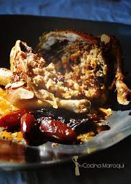 La carne se cocina lentamente hasta que está tierna; Nueva Cocina Marroqui Pollo Relleno Djaje Kuskus Pollo Relleno Recetas Marroquies Cocina Marroqui