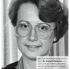 President von der leyen was appointed by national leaders and elected by the european parliament after she presented her political guidelines. Sie Waren Jung Bilder Fotos Welt