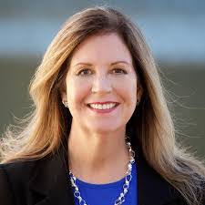 Lori Henry's Instagram, Twitter & Facebook