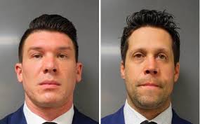 EEUU 🇺🇸: 57 agentes renunciaron al equipo de respuesta rápida de la  Policía de Buffalo, #NuevaYork, en protesta por la suspensión de 2 agentes  que aparecen en un video empujando a un