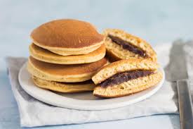 This Recipe For The Classic Japanese Confection Dorayaki Makes Delicious Pancakes Stuffed With A Sweet Filling S Dorayaki Recipe Honey Pancakes Homemade Sushi
