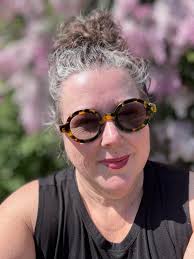 Caring for outdoor cats in winter shelters needed