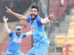 Team india fast bowler mohammed siraj lost his father on friday after a brief illness. Mohammed Siraj Ready To Shoulder Responsibility In Jasprit Bumrah S Absence Cricket News Times Of India