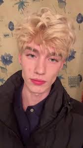 Devon Duran's Instagram, Twitter & Facebook