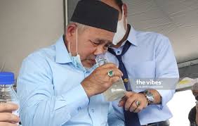 Tuan ibrahim tuan man is the author of senyumlah 2 (4.38 avg rating, 16 ratings, 4 reviews, published 2013), senyumlah (3.50 avg rating, 10 ratings, 1 re. Tuan Ibrahim Sees No Need For Rci Into Selangor Water Crisis Malaysia The Vibes
