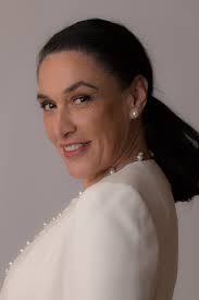 Veronica Henson's Instagram, Twitter & Facebook