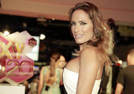 A atriz já não esconde a paixão e levou o novo amor à estreia de uma peça de teatrosubscreva o canal para ajudar, obrigado Fernanda Serrano Assume Namoro Com Ricardo Pereira Veja As Fotos Exclusivas
