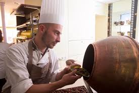 Auzou Chocolatier Rouen Des Larmes En Chocolat Le Blog De Gilles Pudlowski Les Pieds Dans Le Plat