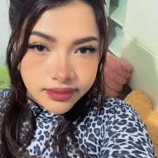 Un ave peregrina por su alta velocidad en vuelo puede alcanzar los 400  kilómetros por hora en picada, la intensa presión del aire es tal, que  puede hacer que los pulmones de