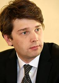 In an I.P.O., a Clamor for Groupon's Deal