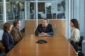 The unforgivable ein düsteres netflix drama das ruth slater dabei begleitet wie sie versucht ihr leben nach einer haftstrafe wieder in den . The Unforgivable Review Is Sandra Bullock S Netflix Film Good