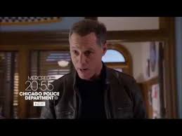 The wife of an alderman is beaten to death, and voight is under pressure from first deputy superintendent brennan to close the case. Bande Annonce Tf1 Chicago Police Department Saison 1 Youtube
