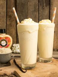Vanille Milchshake Mit Verpoorten Original Eierlikor Drinks Cocktails Und Longdrinks Mit Eierlikor Rezept Vanille Milchshake Milchshake Longdrinks