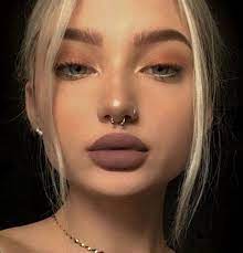 One of my cons for having my septum pierced was all of the 'bull ring' comments and having to conceal my septum ring for professional reasons so often. 10 Septum Ideen In 2021 Nasenpiercing Piercing Ideen Septum Piercings