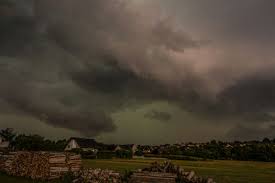 Wie sicher sind die städte und dörfer an elbe, mulde und weißer elster heute? Wetter Nrw Na Twitteru Gestern Bei Aachen Entstand Dieses Bild Der Gewitter Front Heute Unwetter Im Osten Von Deutschland Danke An Jeromeschyns Https T Co 1gsz0t9agx