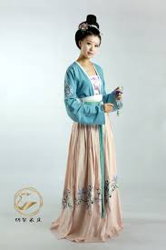 Chinese Tang Dynasty Dress Recreation From Zhongelina On Taobao Chinese Clothing Hanfu Traditional Chinese Dress