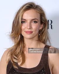 Jodie Comer attends the Harper's Bazaar Women Of The Year Awards 2024 at  The Ballroom of Claridge's in London, England November 5, 2024 #jodiecomer  #harpersbazaar #harpersbazaarwomenoftheyearawards