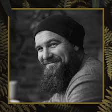 How to Make Homemade Chocolate with Maca and Bee Pollen