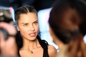 Adriana Lima: Model-Portrait