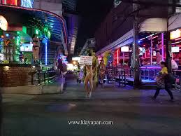 Suasana yang ramai dimeriahkan oleh. Patong Beach Pusat Keramaian Di Phuket Thailand Klayapan Com