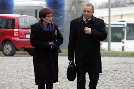 Telewizja okradana przez system liczenia. Jacek Kurski Wraca Do Zony I Na Lono Rodziny Kurski Zostawia Kochanke