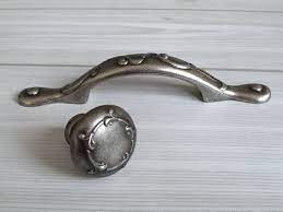 Yeasl 30 pack 5''kitchen cabinet handles,black drawer pulls,cabinet pulls,stainless steel 3hole center cabinet handle&kitchen hardware installation template kit for cupboard cabinet drawer handles. Pin On Antique