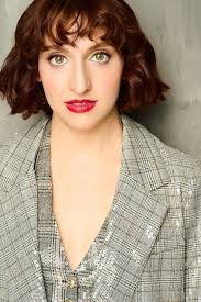 Lori Lakes's Instagram, Twitter & Facebook